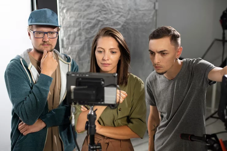 Why Work With Us team for influencer